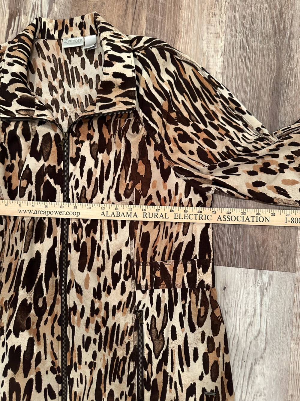 Chico’s Zenergy Leopard Print Full Zip Jacket Hip Length Pockets Sz 3 -Lg - Picture 4 of 10